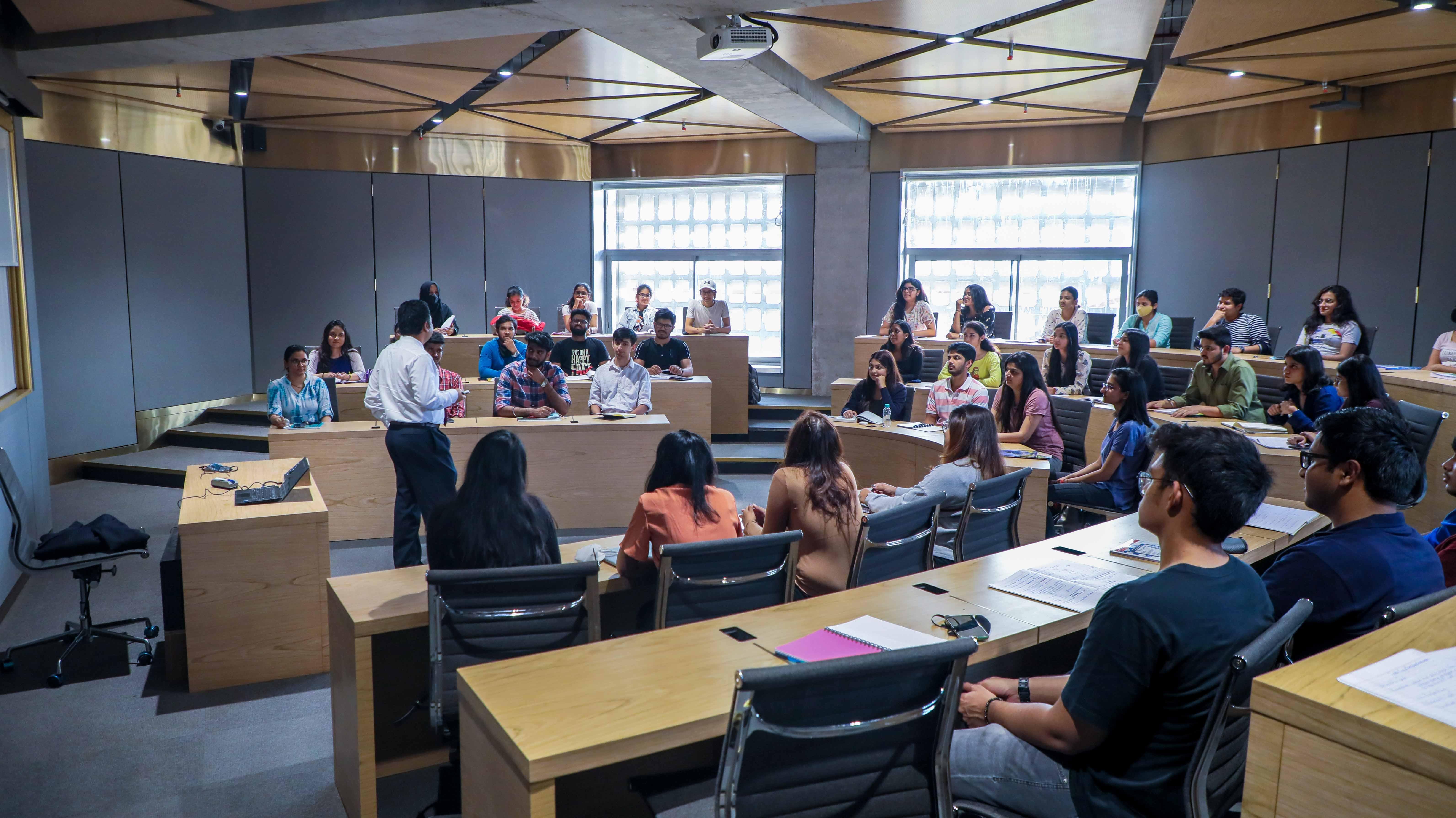 DY Patil  Patil, VPSM Classrooms photo 1